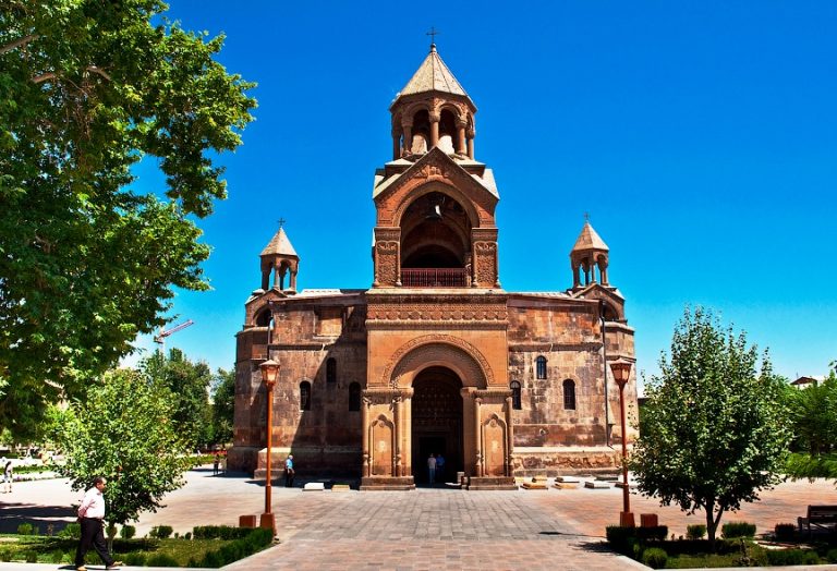църква