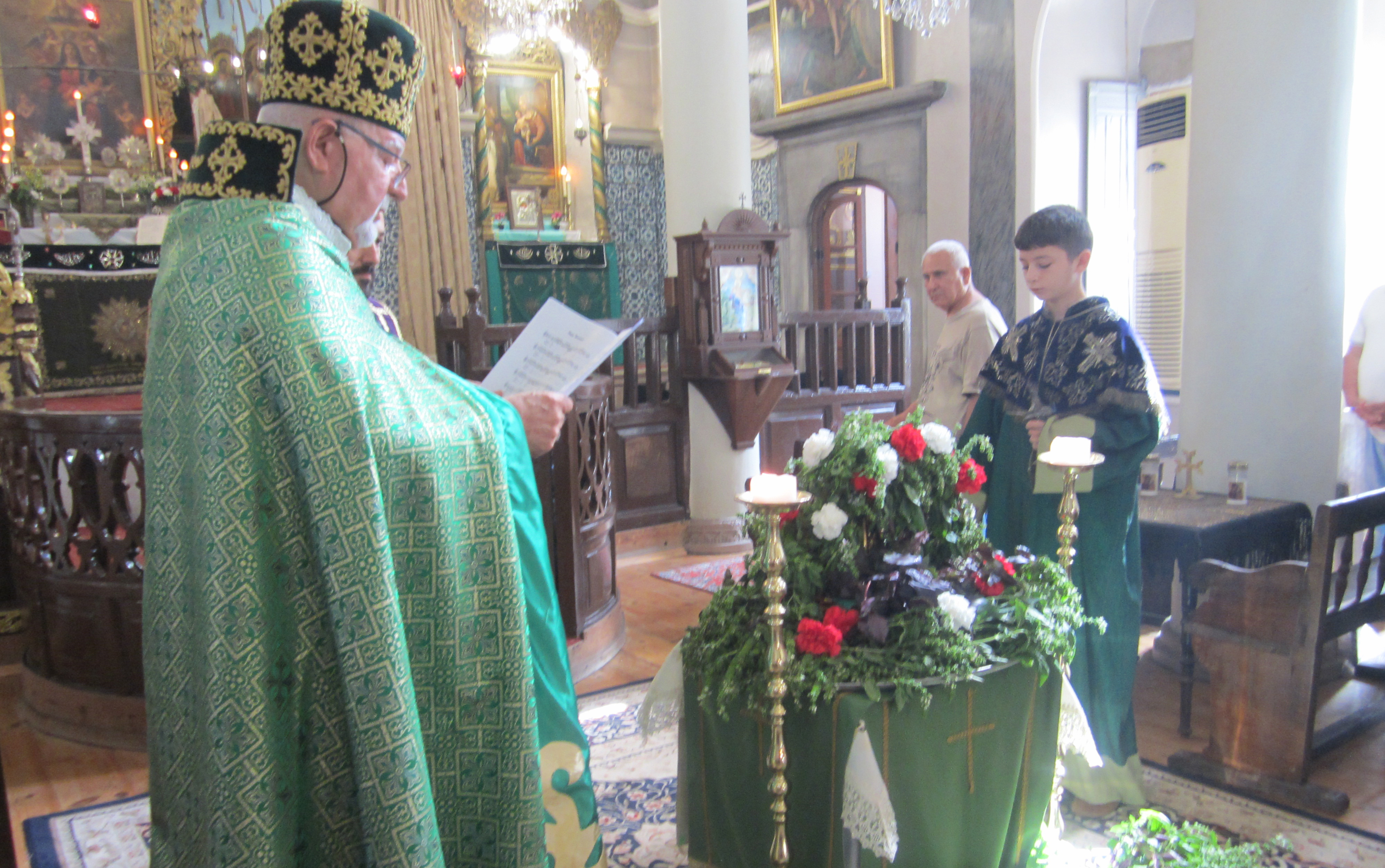 църква