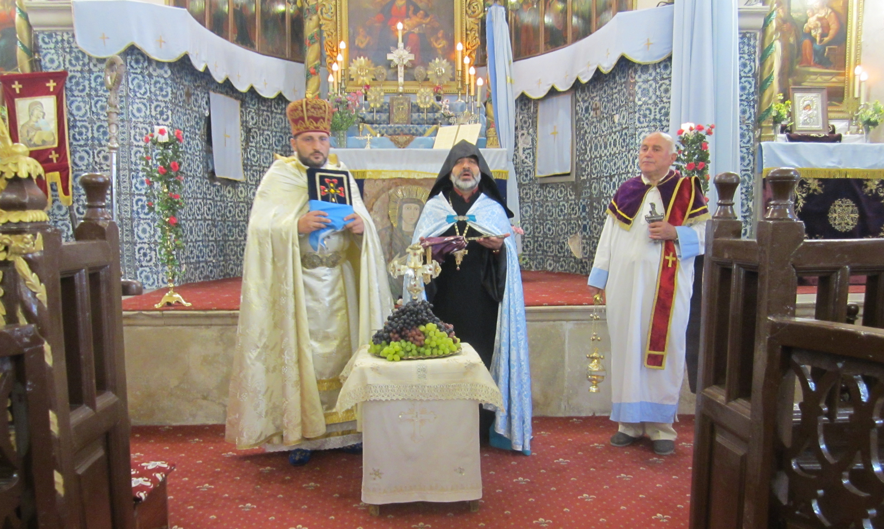 храм