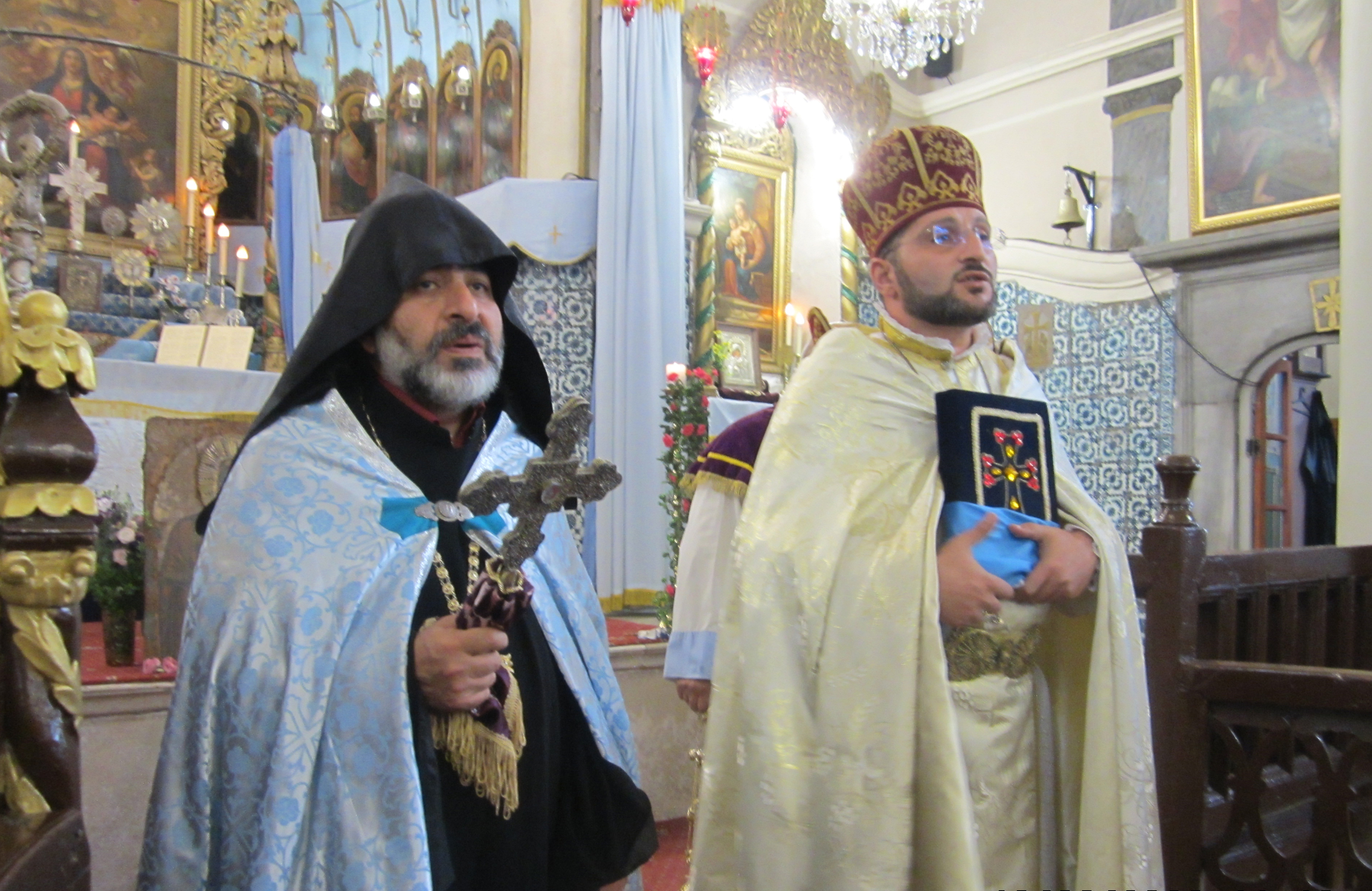 храм